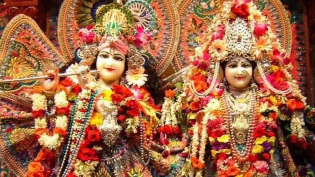देशभर में श्रीकृष्ण जन्मोत्सव की धूम: काशी-अयोध्या से मथुरा पहुंचे दिव्य उपहार, लखनऊ में भव्य तैयारियां!