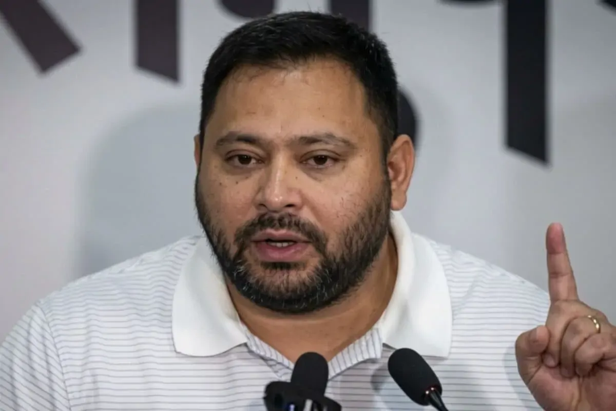चिराग, मांझी, नीतीश, उपेंद्र आरक्षण खत्म करने वालों के साथ, एनडीए में घमासान के बीच तेजस्वी यादव का बड़ा हमला, कहा- 2015 में भी जनता ने सिखाया था सबक
