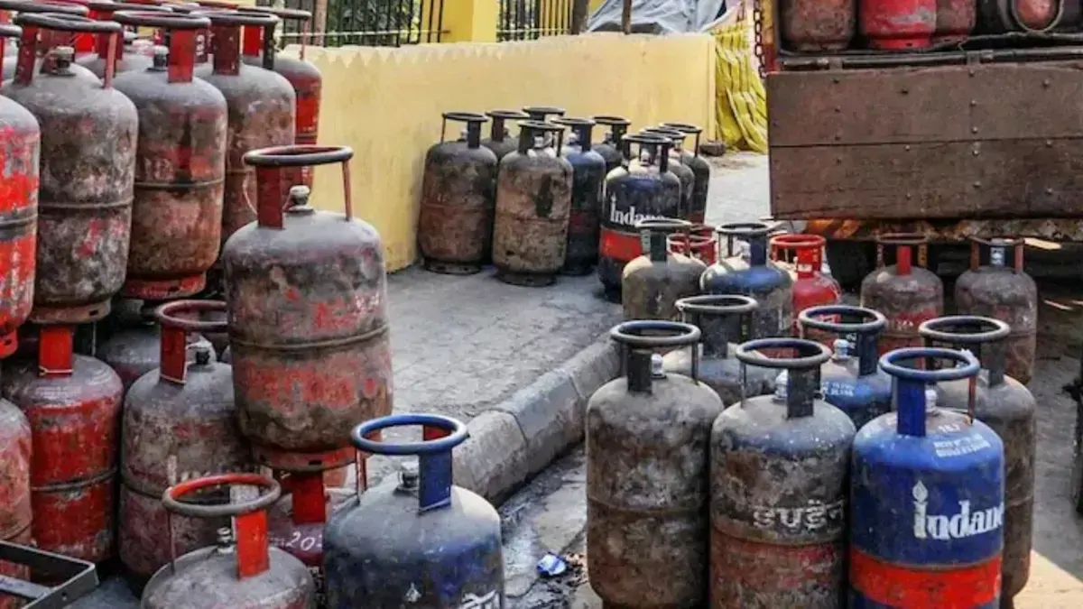 अगस्त के पहले दिन ही बिहार के लोगों को मिली खुशखबरी, LPG सिलेंडर हुआ सस्ता... जानें नया रेट