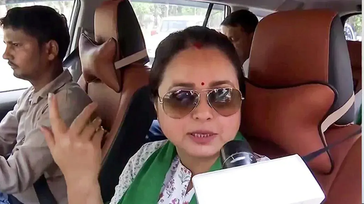 एक डस्टबिन की कीमत 15490 रुपये? रोहिणी आचार्य ने लगाया घोटाले का आरोप, वर्तमान MD ने कहा- "यह कोई आम डस्टबिन नहीं"