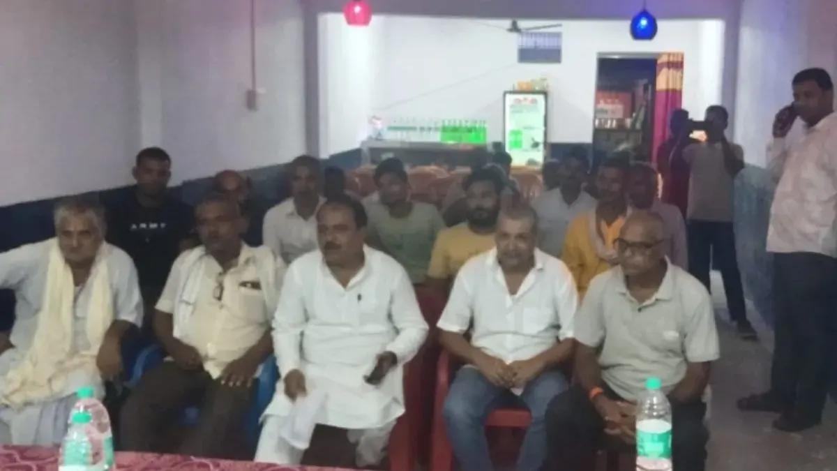 दरभंगा में किसानों की जमीन बचाएं, पुराने रूट पर ही बने सकरी-हसनपुर रेल लाइन