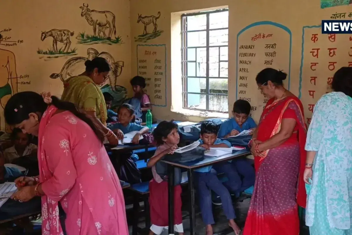 बिहार का ये स्कूल भगवान भरोसे! एक कमरे में एकसाथ लगती है पहली से 5वीं तक की क्लास